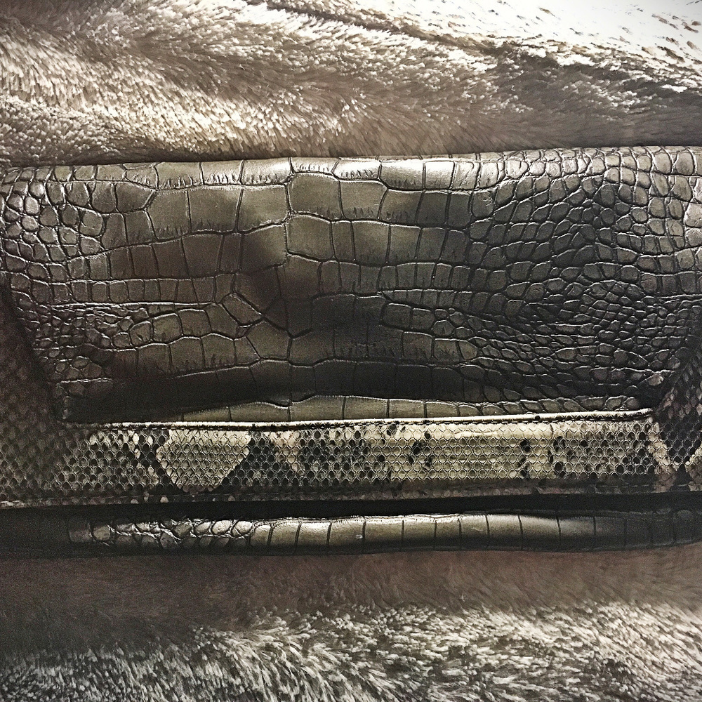 Sondra Roberts Snakeskin Shoulder/Clutch‎